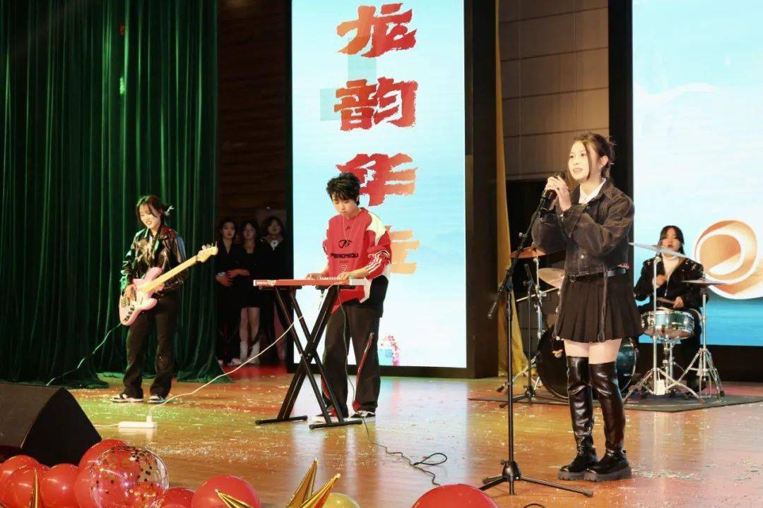 2024年春节祝词：龙腾万里 乘风而上