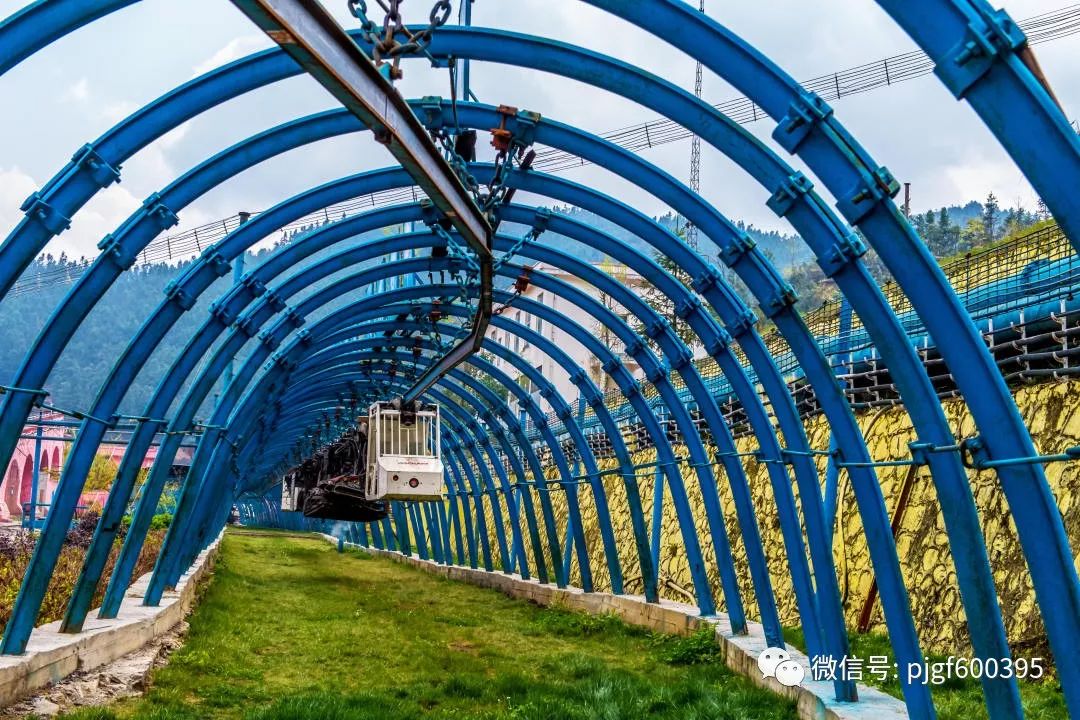 盘江股份：公司受安全监管力度加大和市场波动的影响，公司2024年1-9月商品煤产量较去年同期约有25%的下降，营业收入约有15%的下降