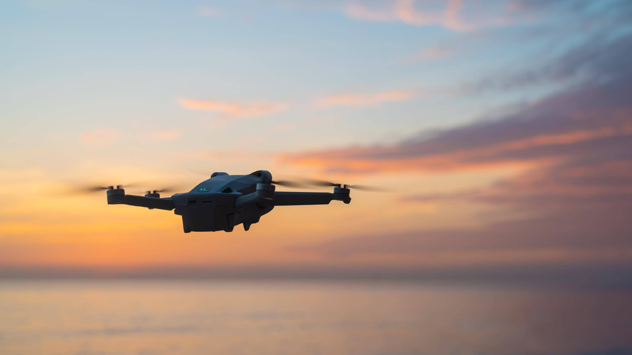 中无人机:民用领域一直是公司发展的重要方向,公司持续关注民用无人机发展的国家政策和前沿动态