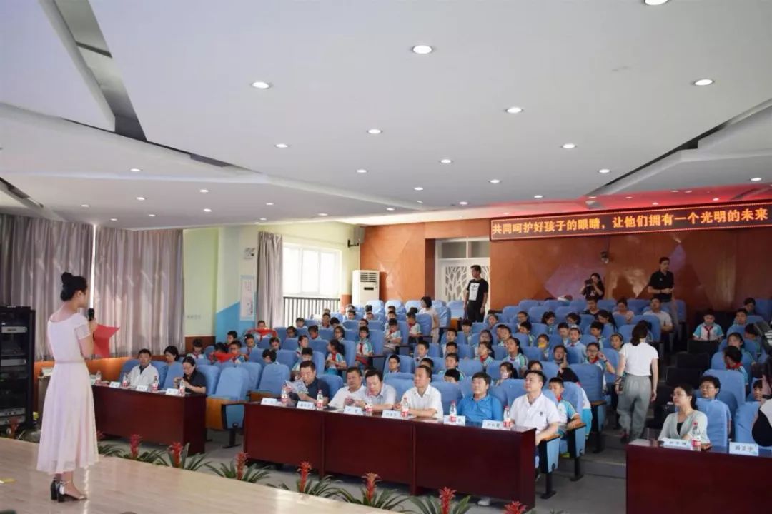 欧普康视：公司计划在寒假旺季后分批对自营终端以外的验配人员开展验配实操培训，并对达到验配条件的机构启动供货