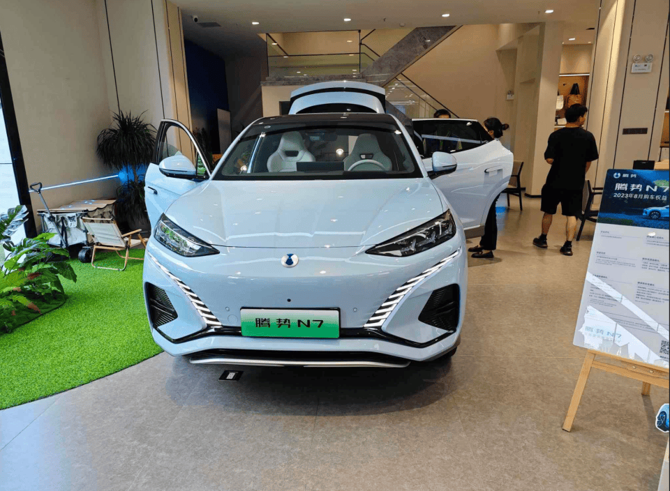 汽车行业周报：理想汽车加速AI转型，比亚迪“天神之眼”在全国范围开通无图城市领航功能