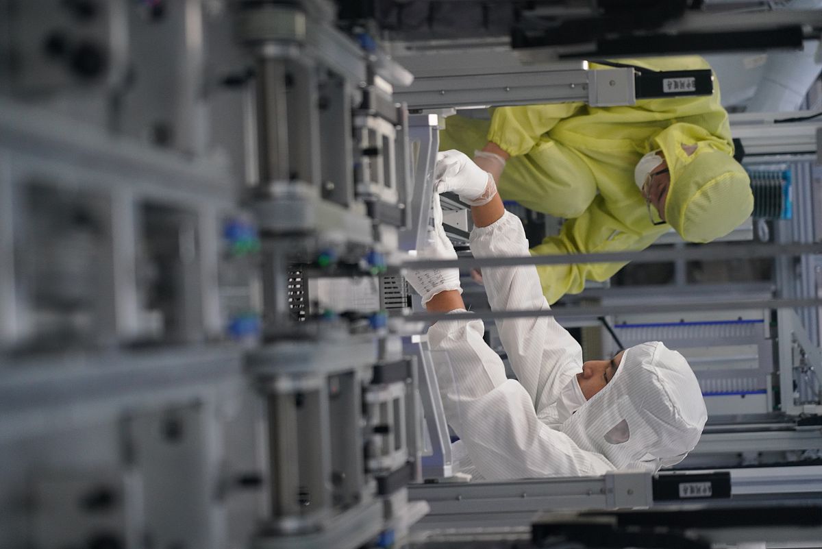 久日新材:公司半导体光刻胶及相关产品有在芯片产业链相关企业试用