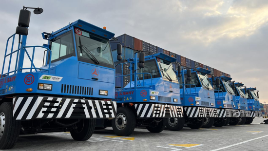 友车科技：公司面向汽车、工程机械、摩托车等行业客户提供数智化解决方案