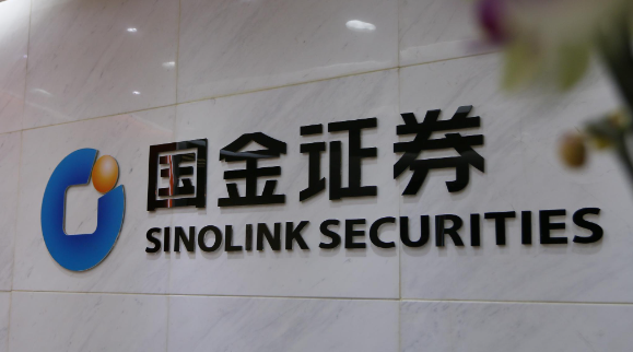 非银金融行业跟踪周报：多家券商完成DeepSeek本地化部署