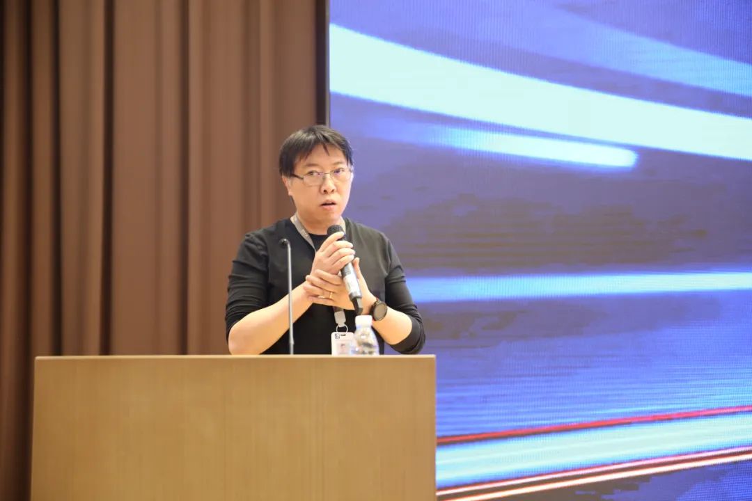 太极股份：公司近年来加强了人工智能相关技术的研发，并在政务服务、智能卷宗、应急管理、智慧办公等领域进行应用