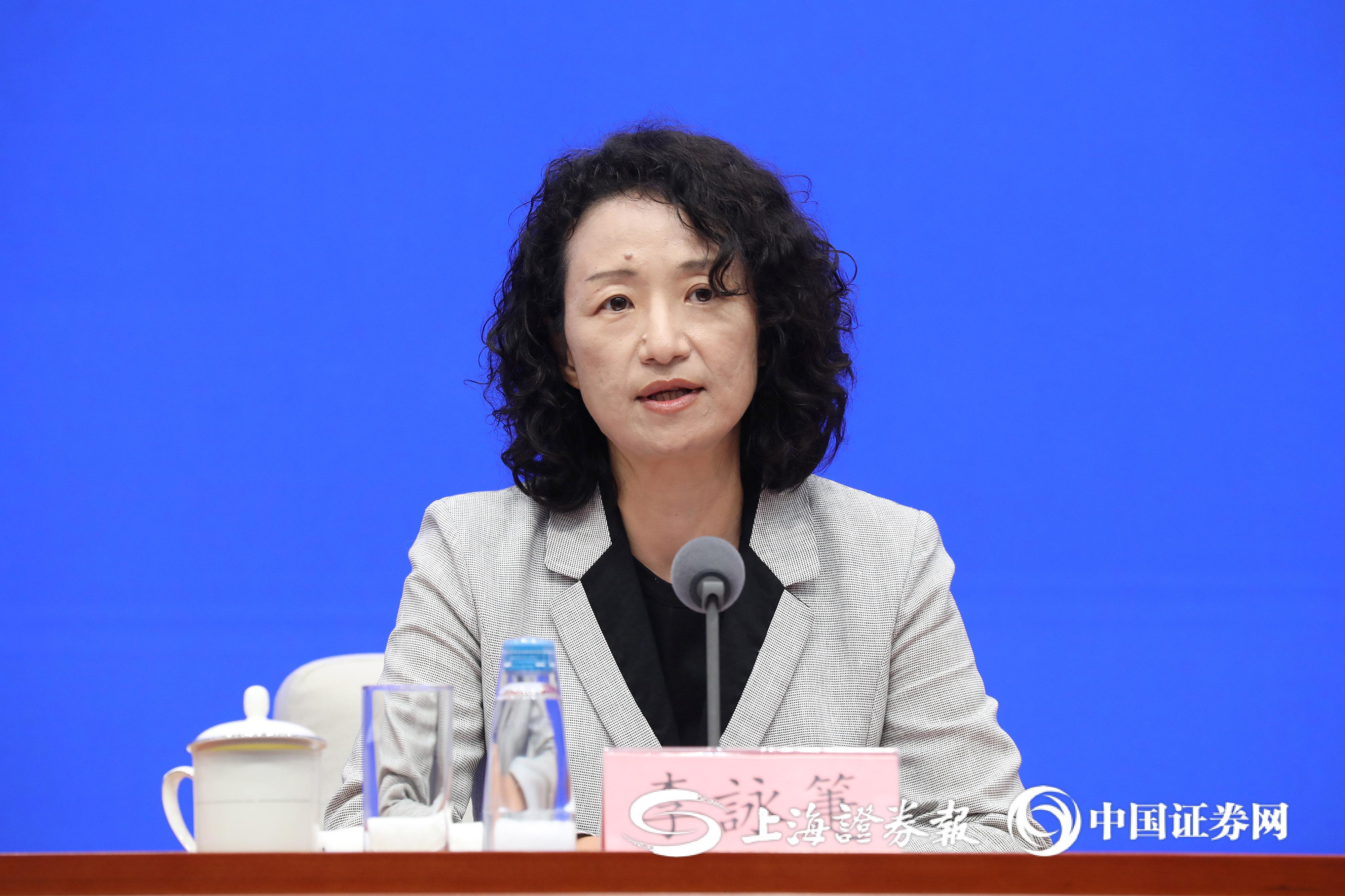 全国服务进出口总额首次突破万亿美元！商务部：将全面实施跨境服务贸易负面清单，稳步推进梯度开放
