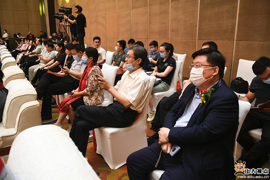 山大地纬：公司依托在人工智能领域所具备的成熟先进的技术体系，拓展各类业务场景下的AI智能化应用
