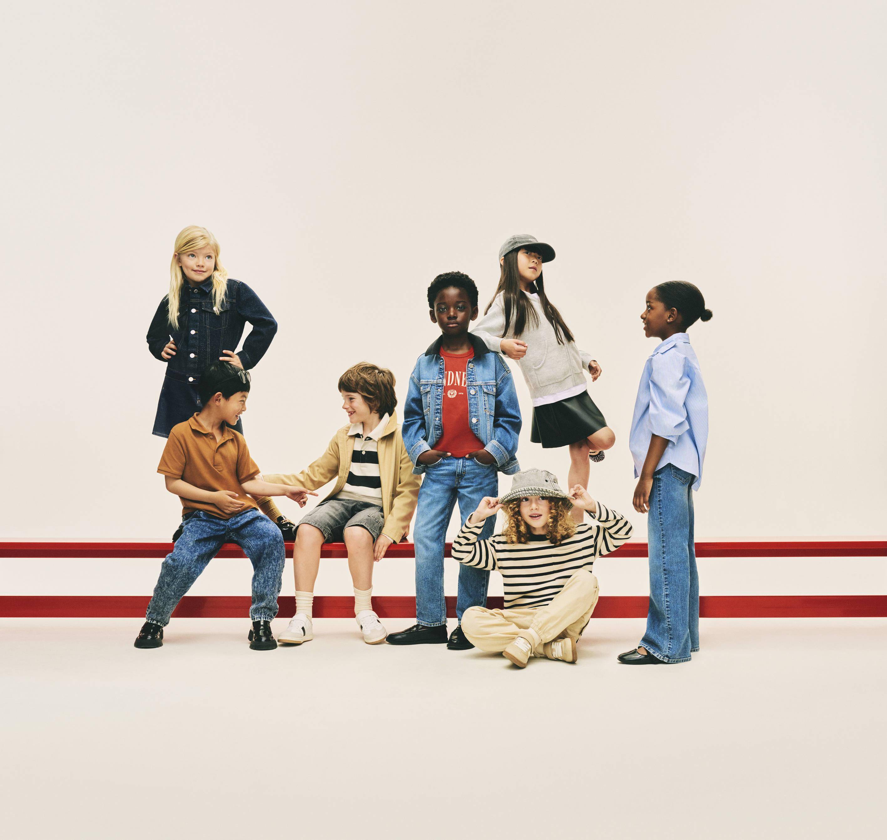 【童装】行业市场规模：2024年中国童装行业市场规模约2400亿元 儿童长裤市场占比约20%