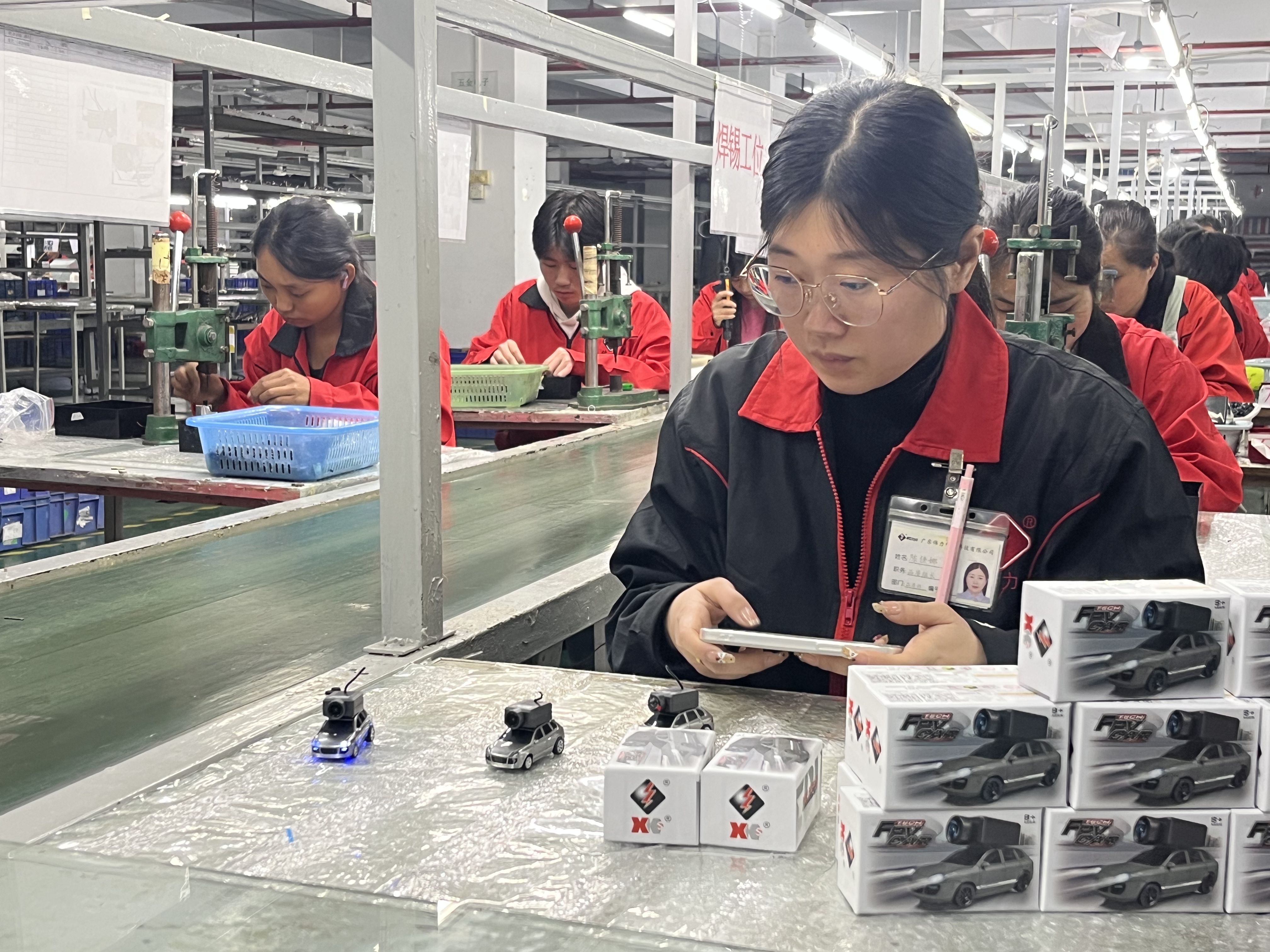 电子行业研究:电子配置&超配比例创历史新高,AI PCB为核心加仓方向