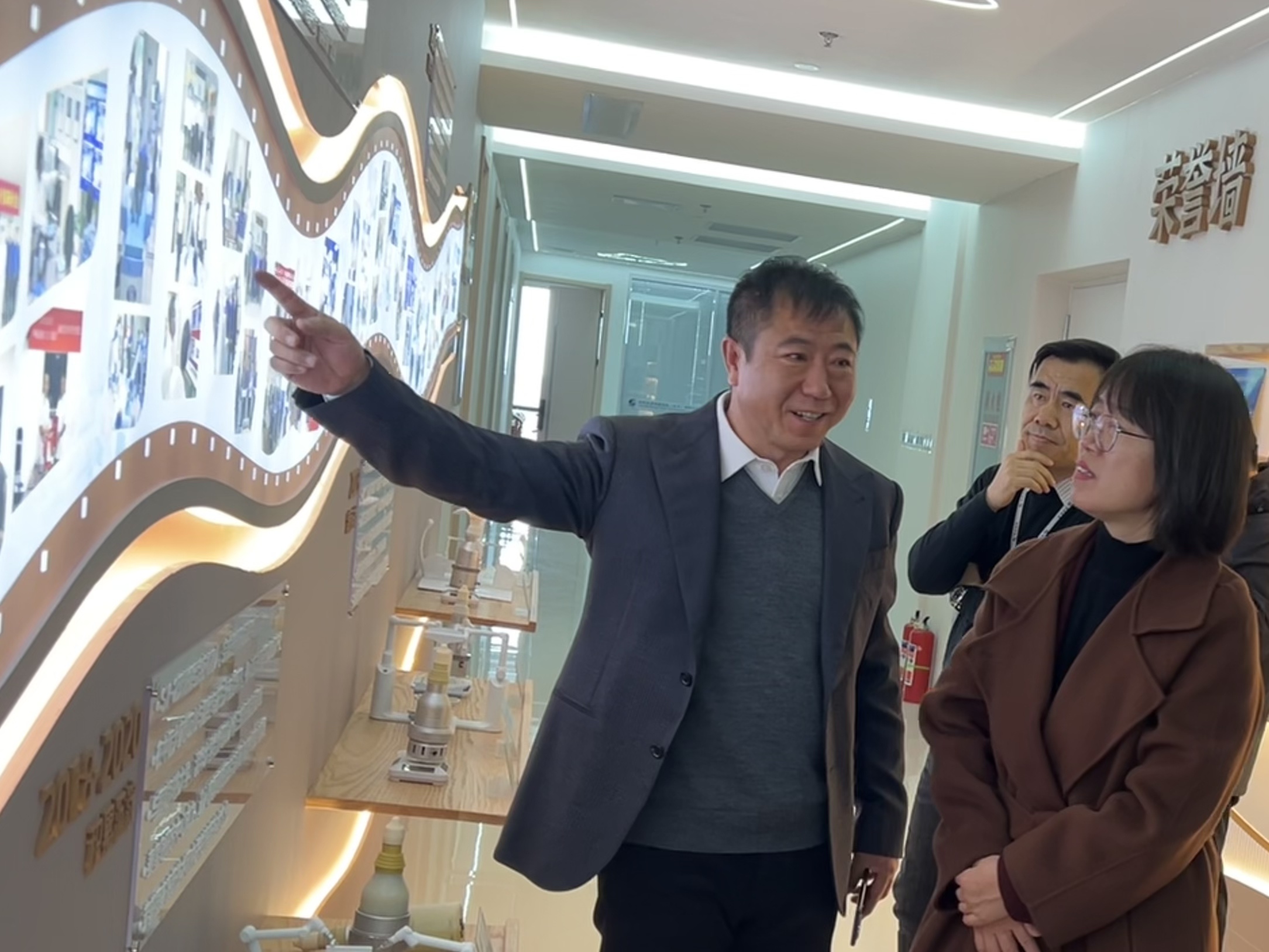 龙芯中科：8月28日组织现场参观活动，博润银泰、华源证券等多家机构参与