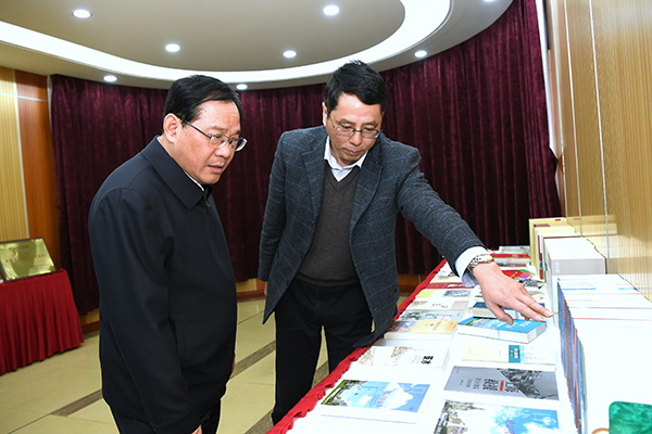 宏华数科:财通证券、上海信托等多家机构于10月14日调研我司