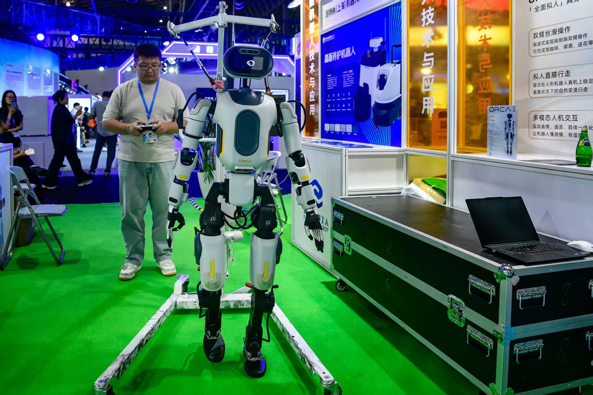 工业具身智能机器人供应商微亿智造递表港交所