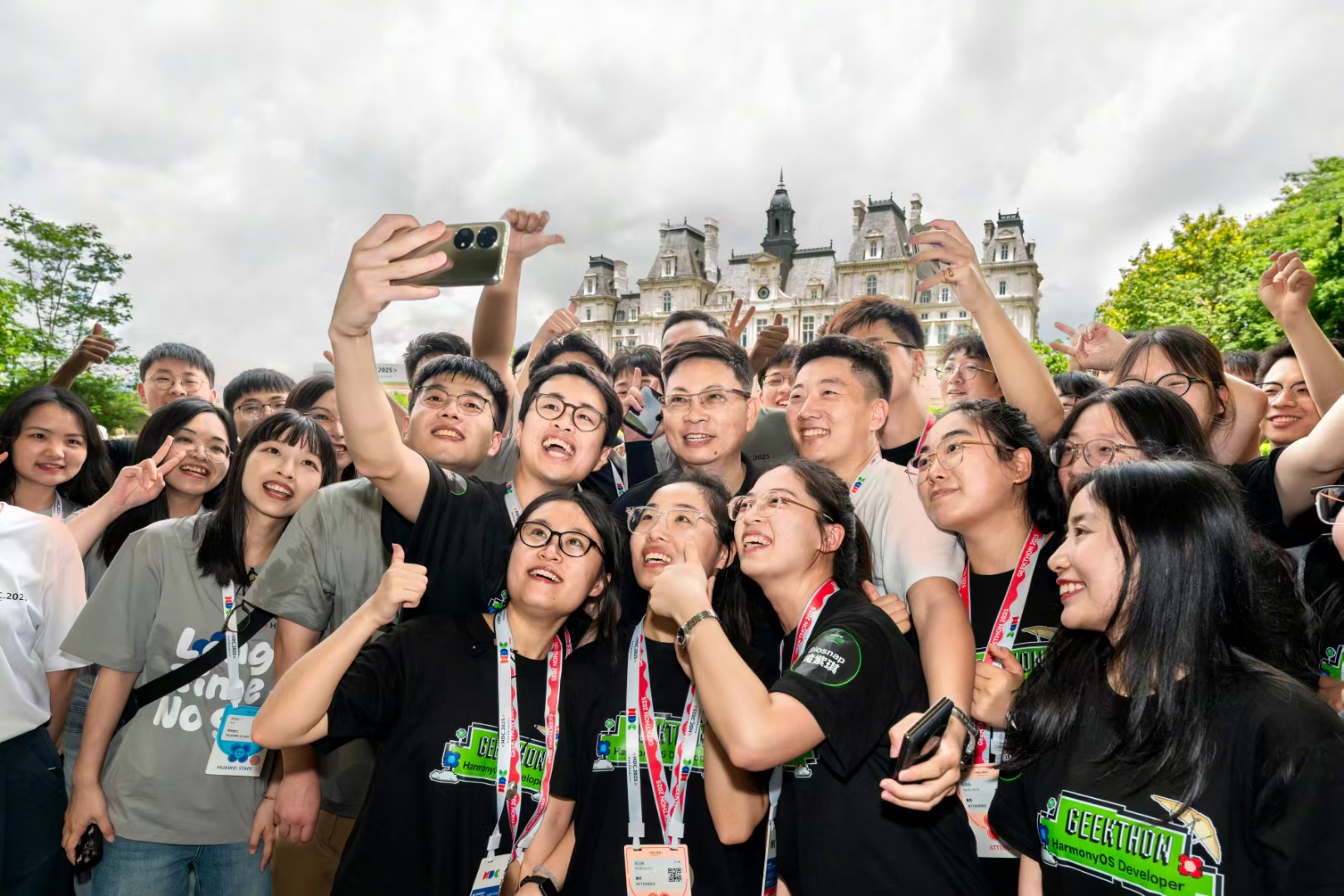 思看科技:11月12日组织现场参观活动,天风证券、昂岳基金等多家机构参与