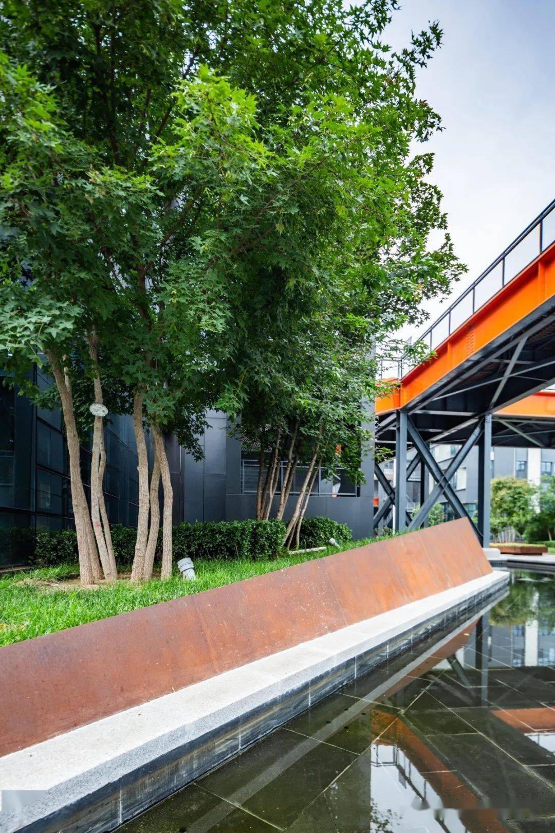 证券公司投资银行业务，在产业企业绿色低碳转型中的创新模式研究