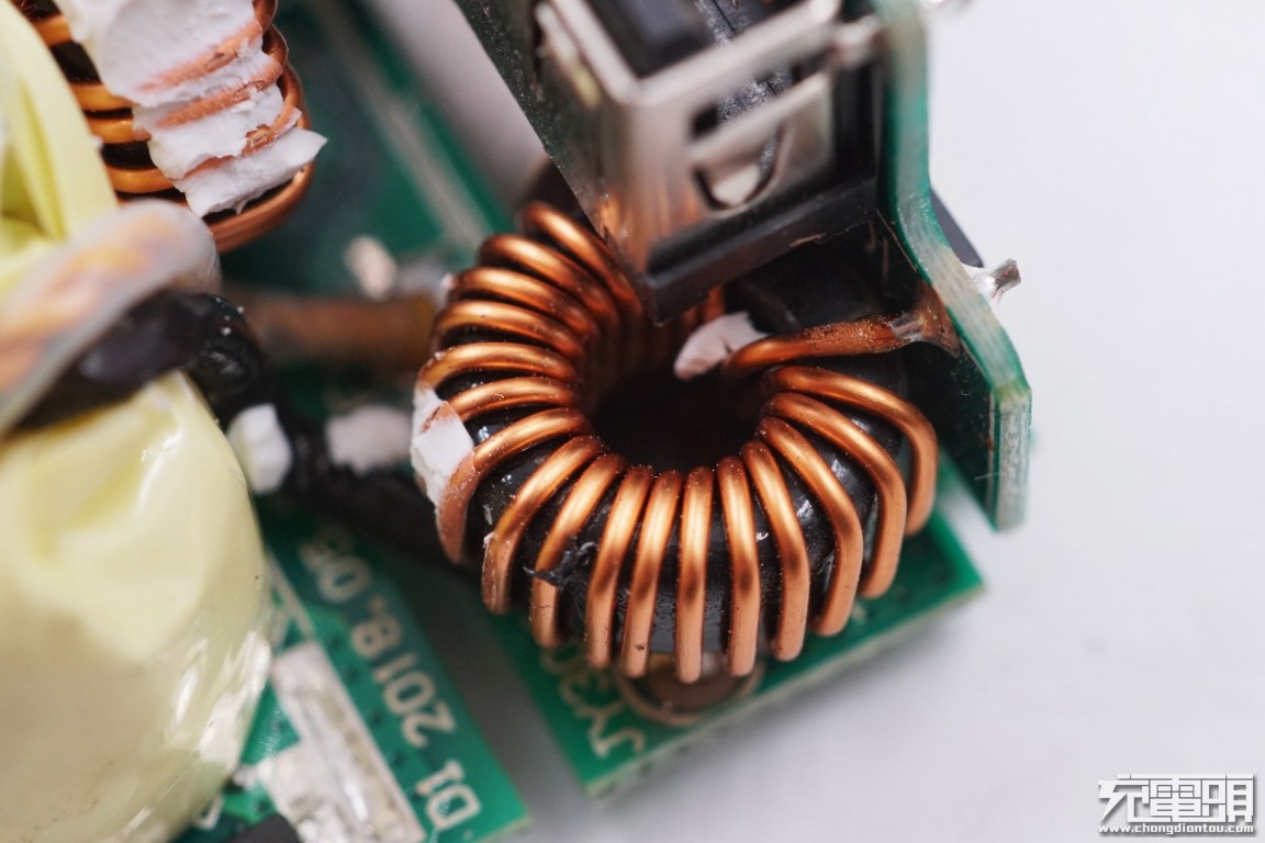 希荻微最新公告:拟3.1亿元现金收购诚芯微100%股份