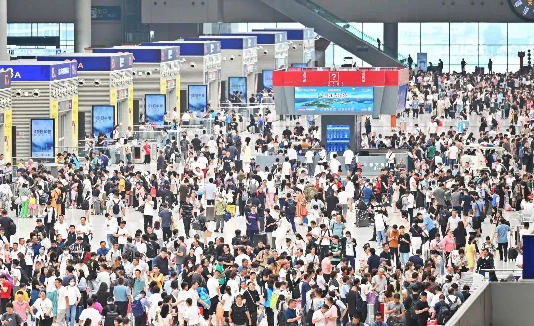 暑运收官 拱北口岸暑期迎客近2200万人次